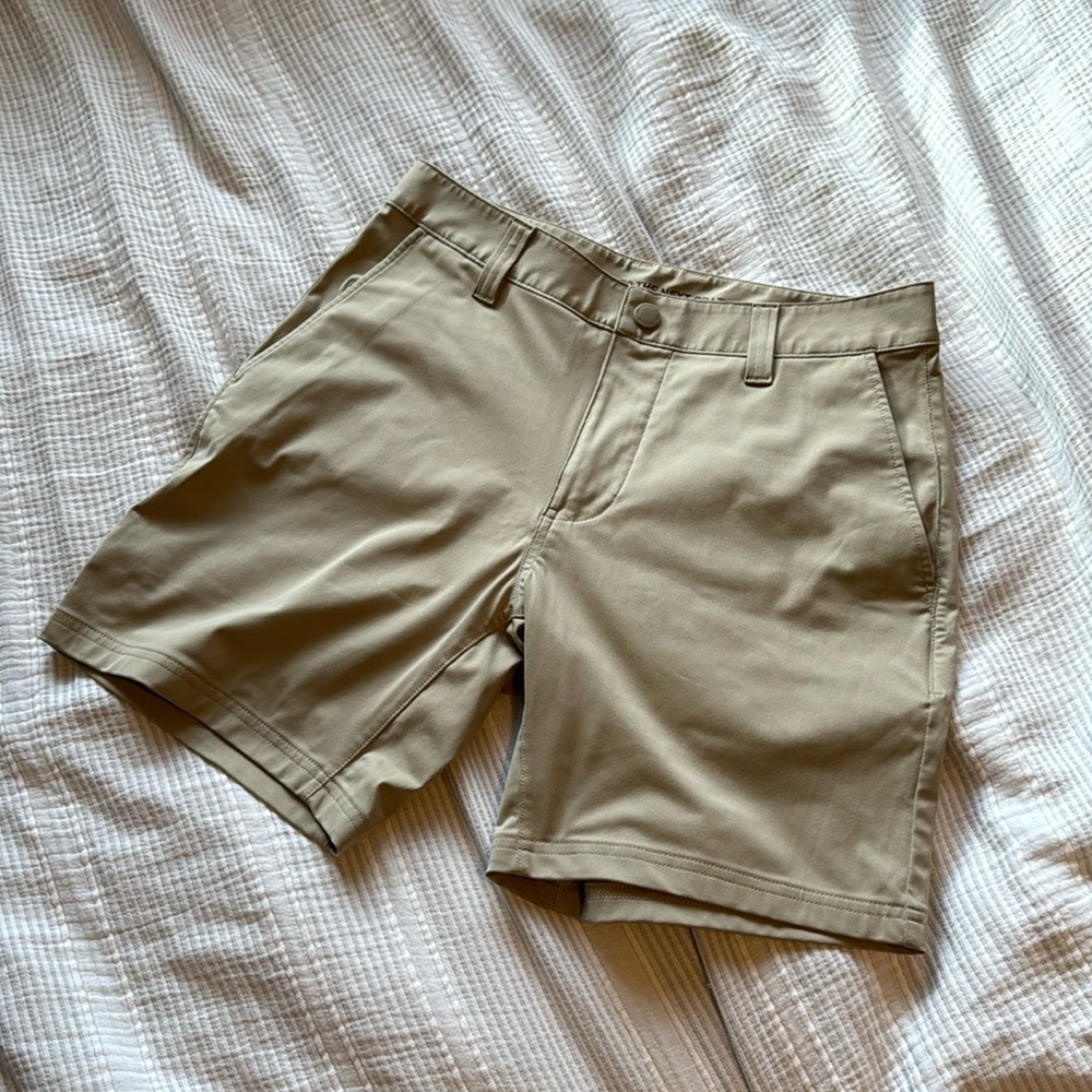 Rhone 7” Commuter Short, Khaki, Men’s Size 28, Lifestyle Shorts with Stretch